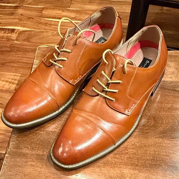 Elegant Brown Leather Men's Oxfords - Picture 5 of 5